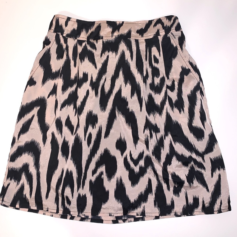 Francesa’s High Waisted Animal Print Skirt with Pockets